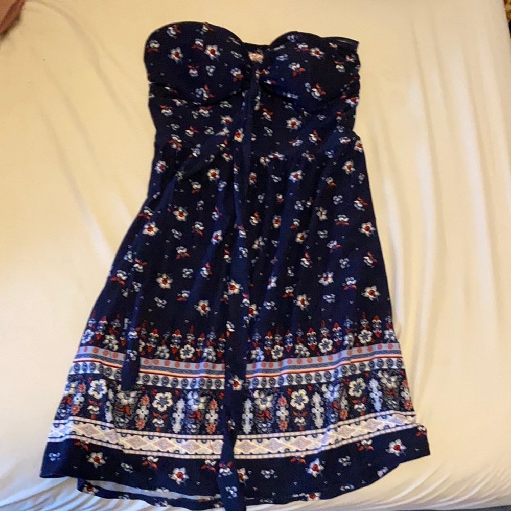 I’m selling a nice dress it’s very comfy and soft